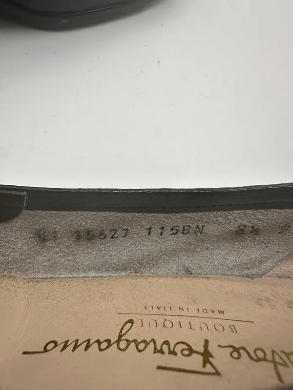 Salvatore Ferragamo Size 8.5 Black Croc Embossed Faux Leather Wedge Flats - Image 14