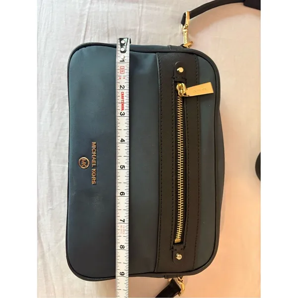 Michael Kors Navy Nylon Crossbody Bag Gold Tone Zip Camera Bag - Image 6