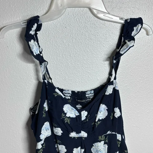 Abercrombie &‎ Fitch Women Casual Preppy Navy Blue Floral top Blouse size Small - Image 3