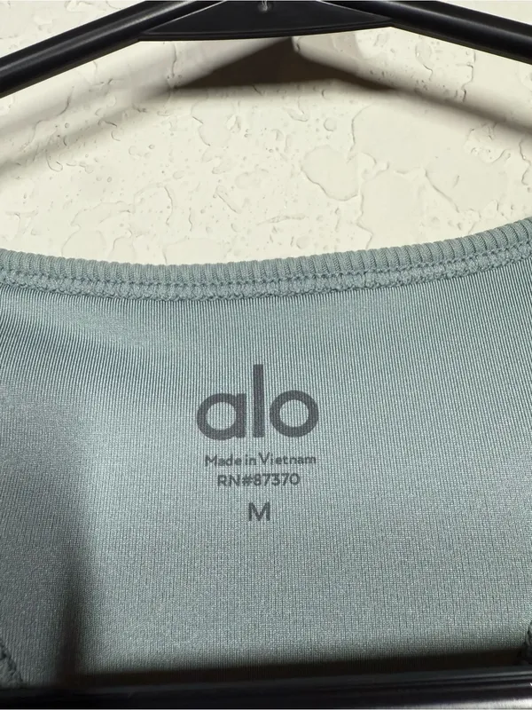 ALO Yoga Goddess Ribbed Cropped Racerback Tank Top Size Medium - Image 7
