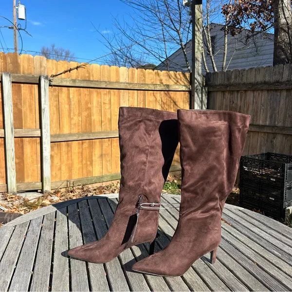 A new‎ day womans Boots Brown faux suede size 9.5 wide knee high winter fall nwt - Image 5