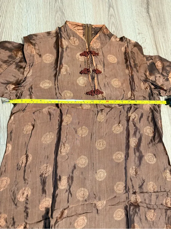 Vintage Cheongsam Qipao Maxi Dress Brown Gold Shou Medallion Frog Button M - Image 4