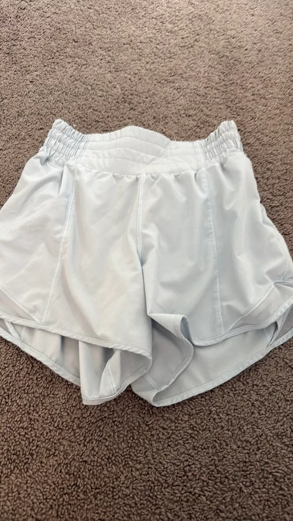 Lululemon Hot Hot Shorts - Image 3