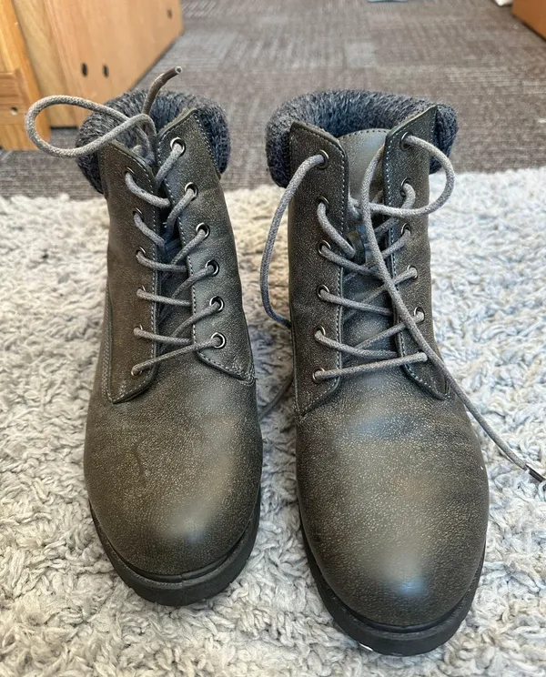 winter boots Gray Size 10 - Image 3