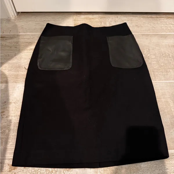 Club Monaco Black Pencil Skirt with Leather Pockets Size 0 - Image 2