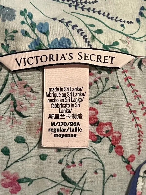 Womens medium Victoria's Secret long sleeve button up pajama top - Image 8