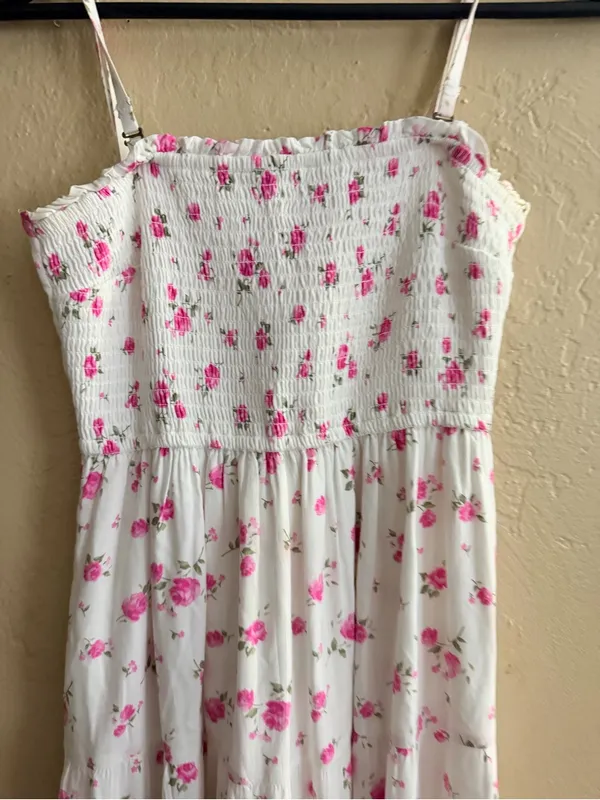 Hollister White Maxi Dress with Pink Floral Print - Image 2