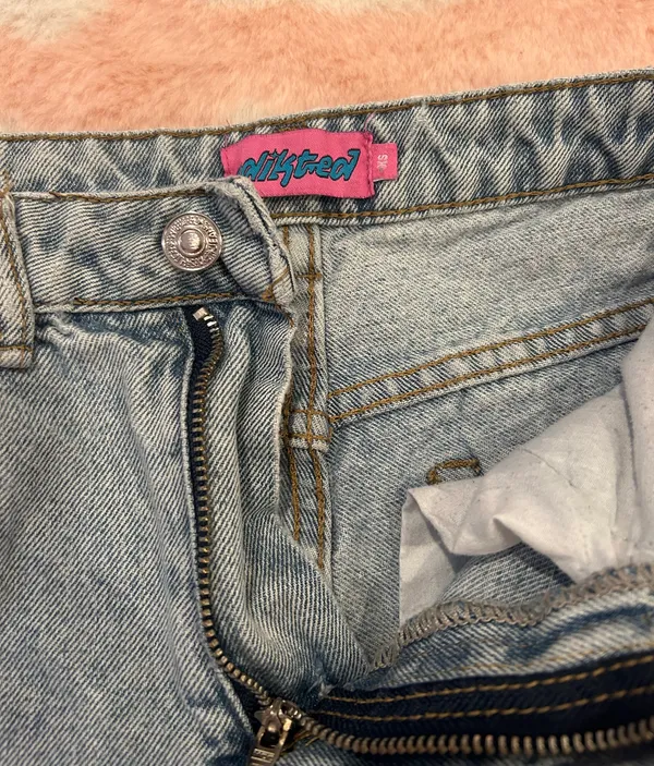 Edikted Wide Or Die Ripped Jeans - Image 5