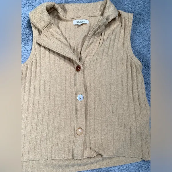 Madewell Sleeveless Ribbed Button-Up Knit Top in Beige small - Image 2