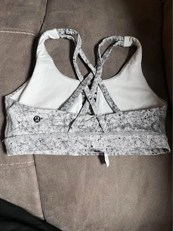 Lululemon sports bra size 6 - Image 2