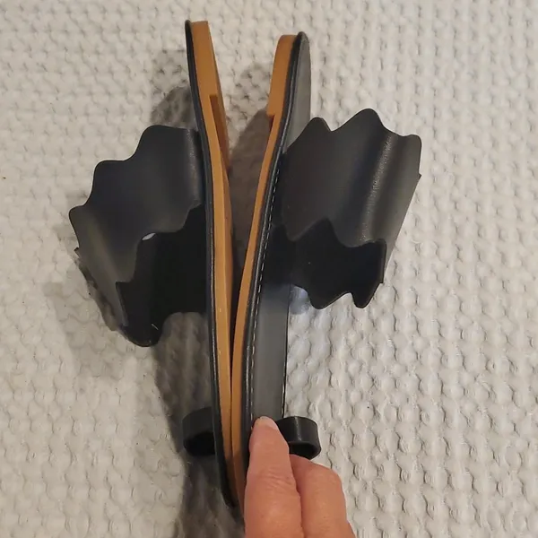 Cute Flat Black Sandals Size 39 (8) (#20) - Image 3