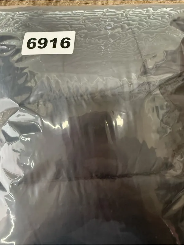 uniqlo ultra light down vest size large‎ - Image 5
