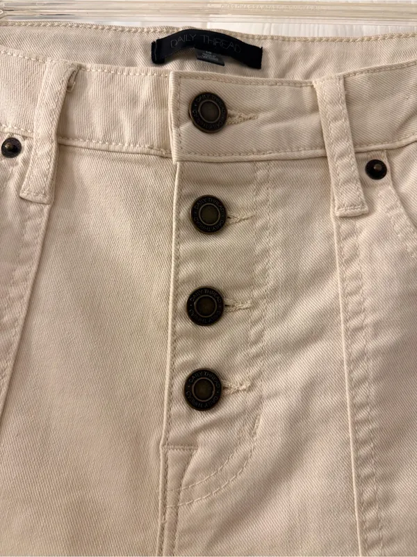 High-Rise Cream Wide-Leg Jeans with Button-Fly - Image 2
