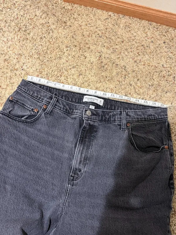 Abercrombie & Fitch Curve Love The '90s Straight Ultra High Rise Gray Jeans - Image 12