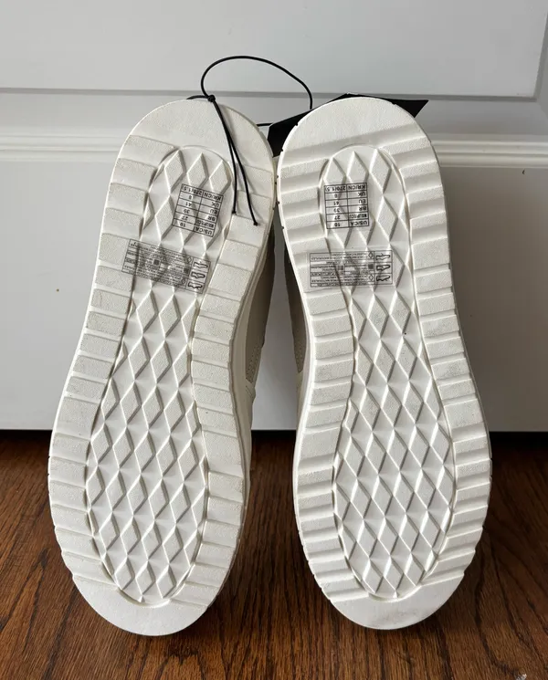 Forever 21 Tennis shoes - Image 5