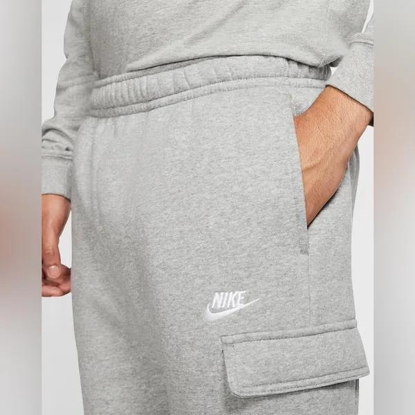Nike Sportswear Club Fleece Cargo Jogger Sweatpants in Gray Size Medium - Image 10