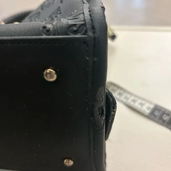Steve Madden Elegant Black Handbag with Gold Accents Some usage-clean! - Image 8