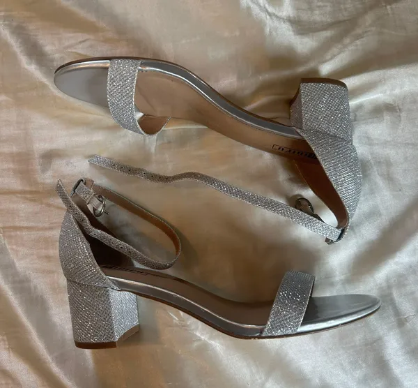 Silver Heels Size 8.5 - Image 2