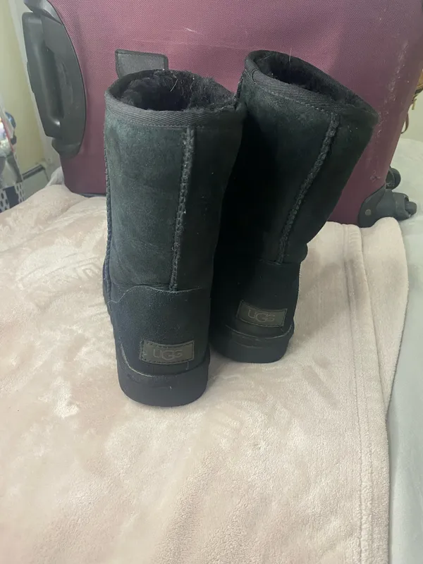 Ugg classic Womens boots size 9 - Image 4