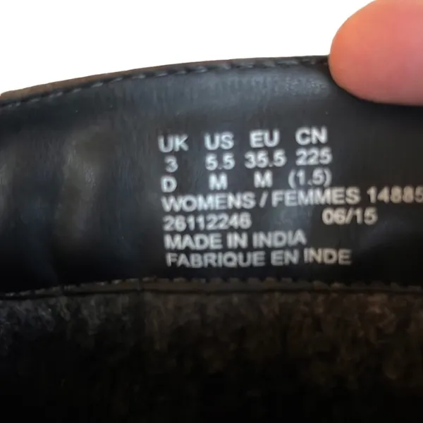 EUC Clarks Leather Boots - Image 7