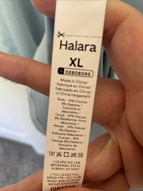 Halara Light Blue V Neck Tee XL Buttery Soft - Image 5