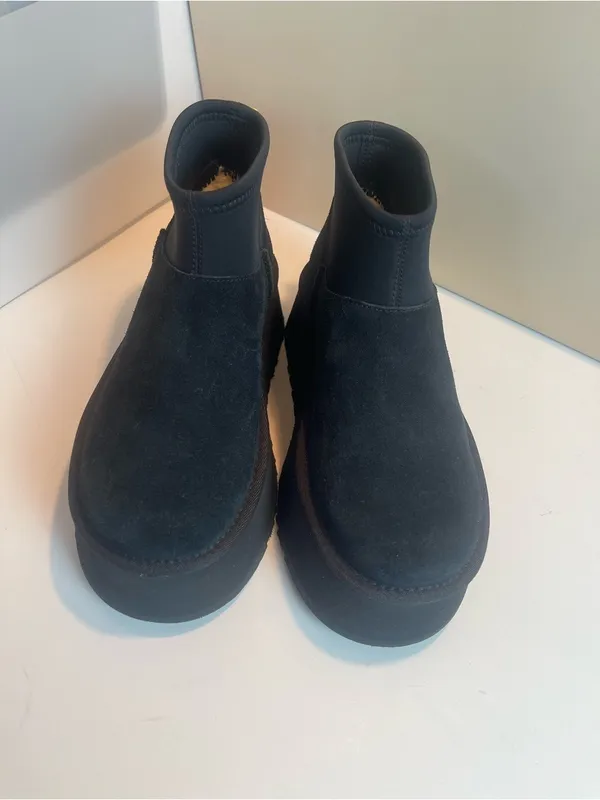 UGG Women’s Classic Mini Dipper Shearling Fur Platform boots Black Sz 6 - Image 6