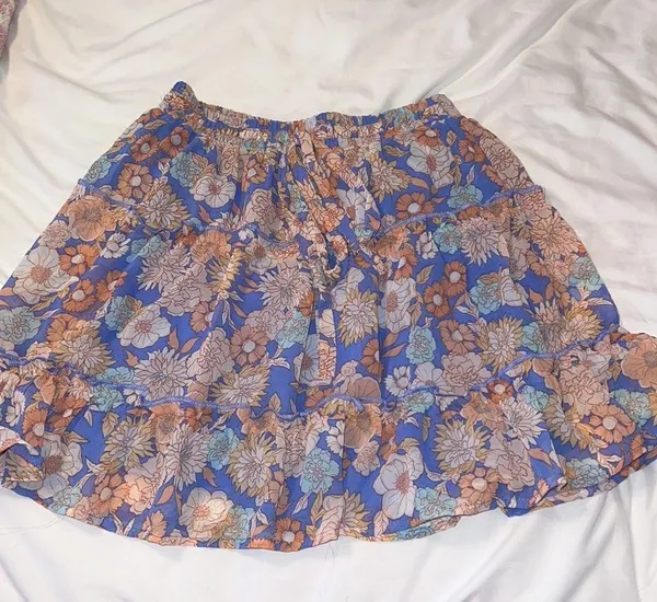 cute flowy floral skirt - Image 3