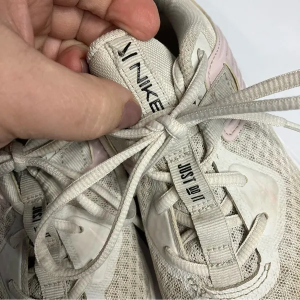 Nike sneakers white‎ pink size 6.5 - Image 5