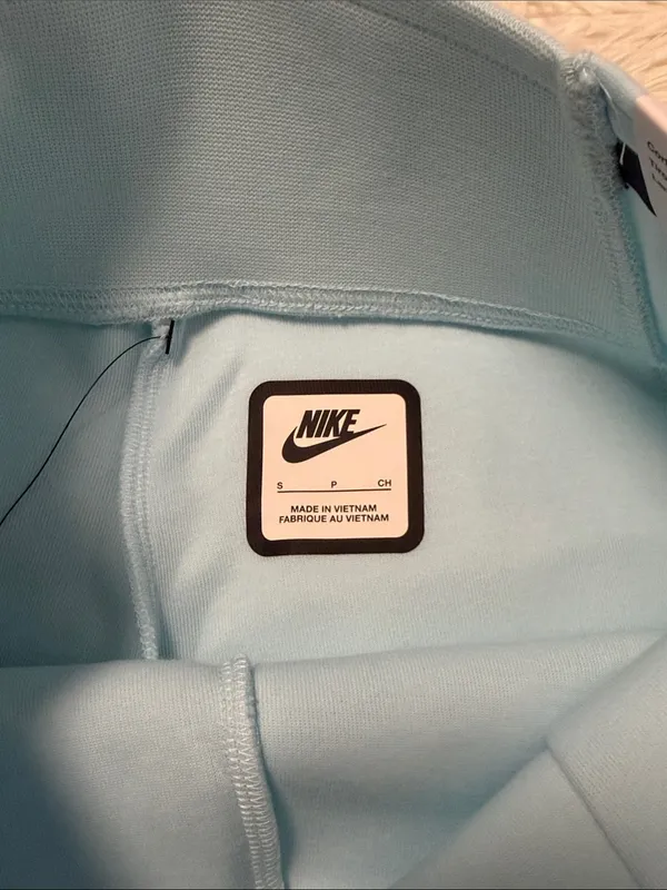 Nike High-Waisted Pleated Shorts in Light Blue - Image 3