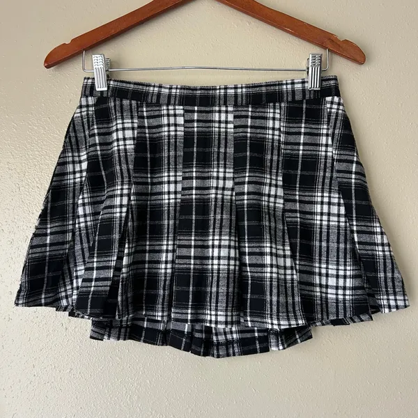 Dolls Kill Trickz N Treatz Black and White Plaid Pleated Mini Skirt Size Small - Image 2