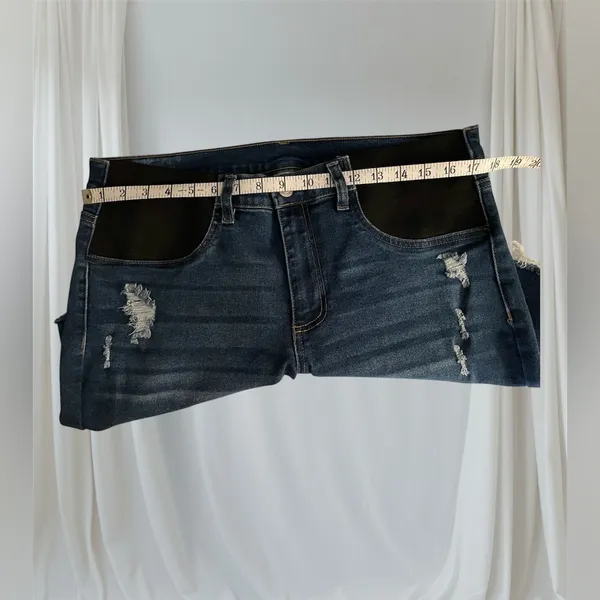 Maternity Shorts Time&True with zipper Size 12-14. Distressed Comfortable EUC - Image 4