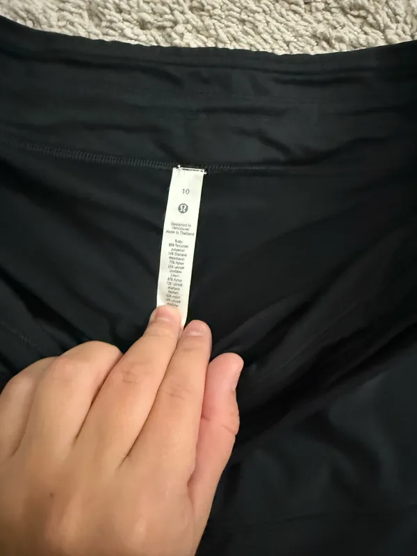 Lululemon Hotty Hot 2.5" - Image 2