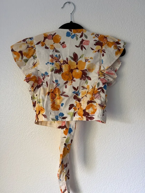 Abercrombie & Fitch Floral Tie-Front Ruffle Crop Top - Image 5