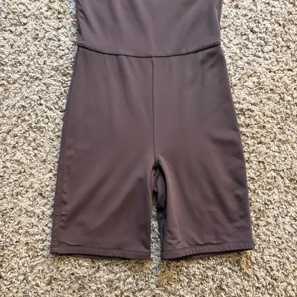Aritzia Babaton Contour Squareneck Romper in Brown Size Women’s Medium - Image 3
