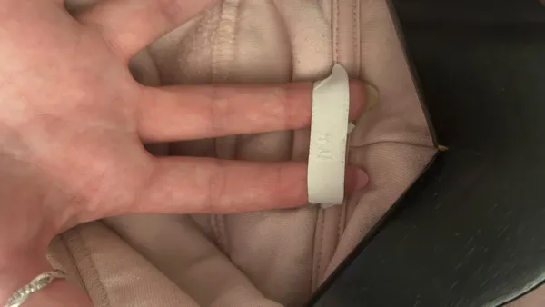 H&M Women's Dusty Pink Hooded Sweatshirt - Image 3