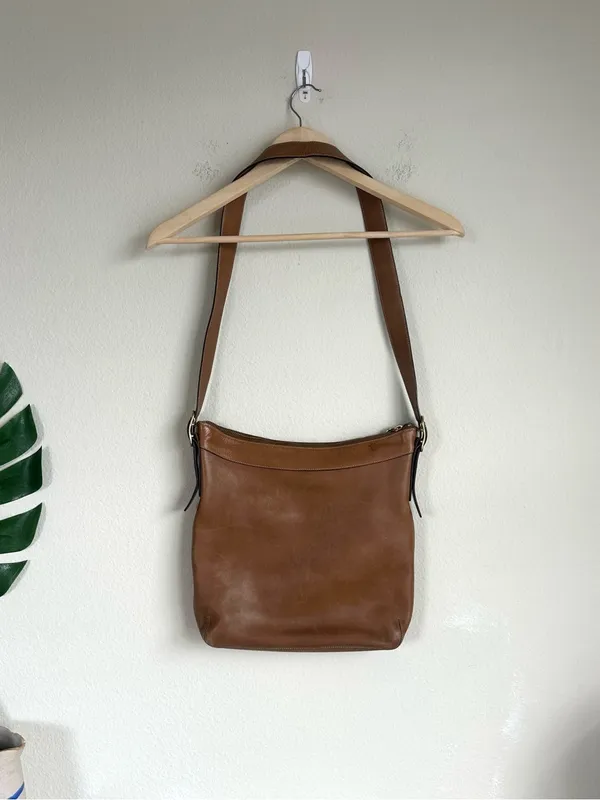 Vintage Coach Legacy 9325 Medium Slim Hobo Duffle Sac Bag in Cognac Leather - Image 10