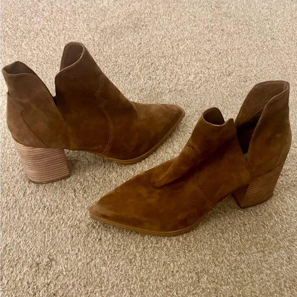 Steve Madden Chaya Pointed Toe Booties Sand Brown Suede Like Western Style Bootd - Image 4