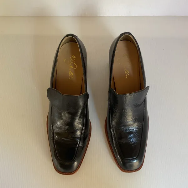 42 Gold Women’s Size 6 Black Leather Loafer Pumps Block Heel Slip On Shoes - Image 4