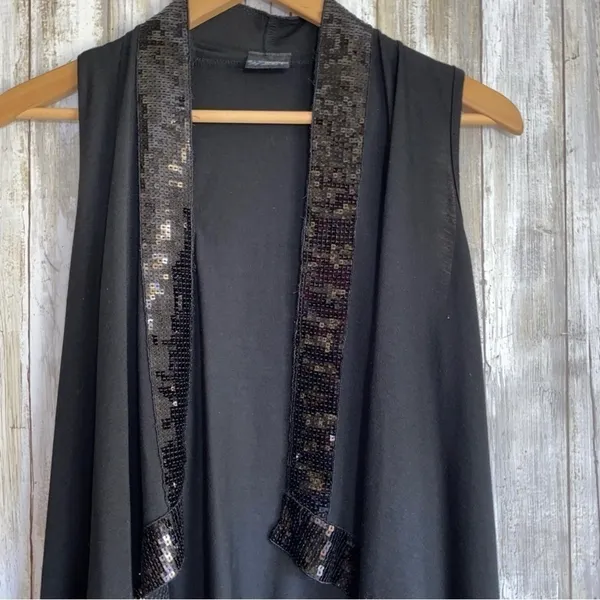 Daytrip Black Sequin Sleeveless Shawl Jacket •Medium - Image 2