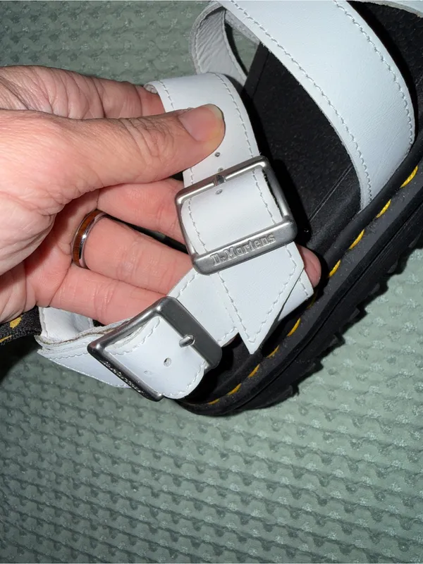 Dr. Martens Avry Hydro‎ Leather platform sandals size 8 - Image 5