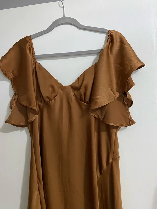 Chocolate maxi dress with ruffle sleeves - Image 2