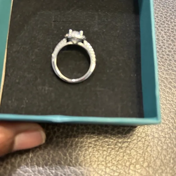 Elegant Silver 925 Ring with Clear Gemstone box for display only - Image 3
