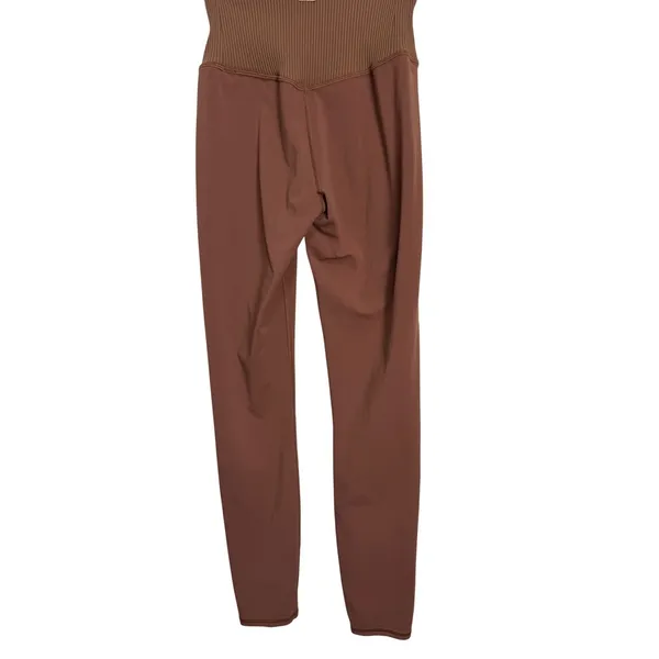 Vuori Rib‎ Studio Leggings Mahogany Brown High Rise Ribbed Waistband Yoga Pants - Image 5