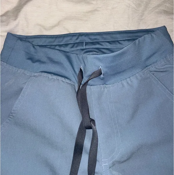 FIGS Scrubs Set - Image 5