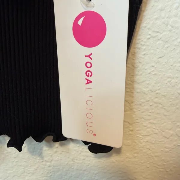 Yogalicious Black Ribbed Seamless Kendall Crop Tank Lettuce Hem Y2K Size Medium - Image 3