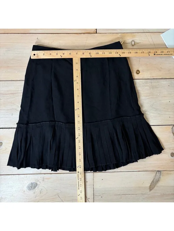 Kate Spade EUC Women's Black Pleated Flounce Mini Skirt Size 4 - Image 5