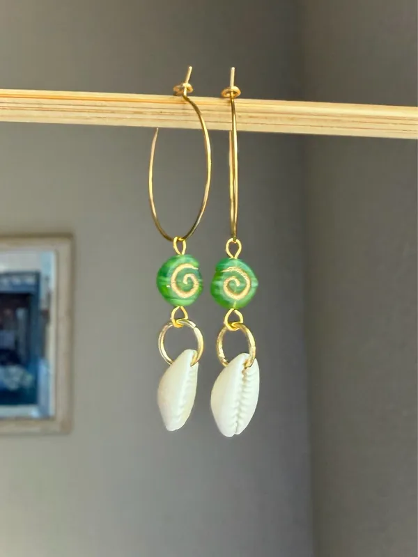 Handmade quality Czech glass beads snail shell & natural cowrie seashell hoop dangle earrings 🌀💕 - Image 3