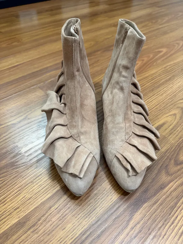 Anthropologie Ruffled Suede Tan Ankle Boots Size 8.5. - Image 2