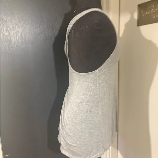 Free People Gray Sleeveless Racerback Top 💜🦭 - Image 2