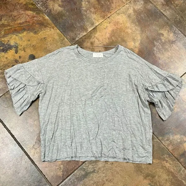 Lavender Field Ruffle Short Sleeve Raw Hem Top Medium - Image 5